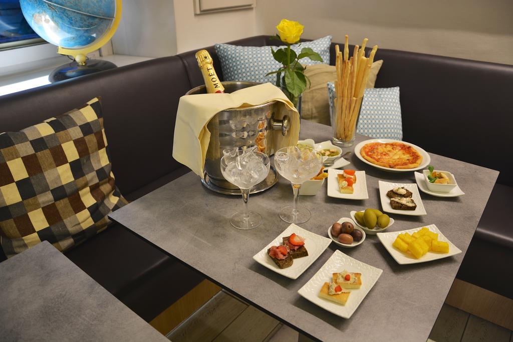 Maison B Bed & Breakfast Turin Bagian luar foto