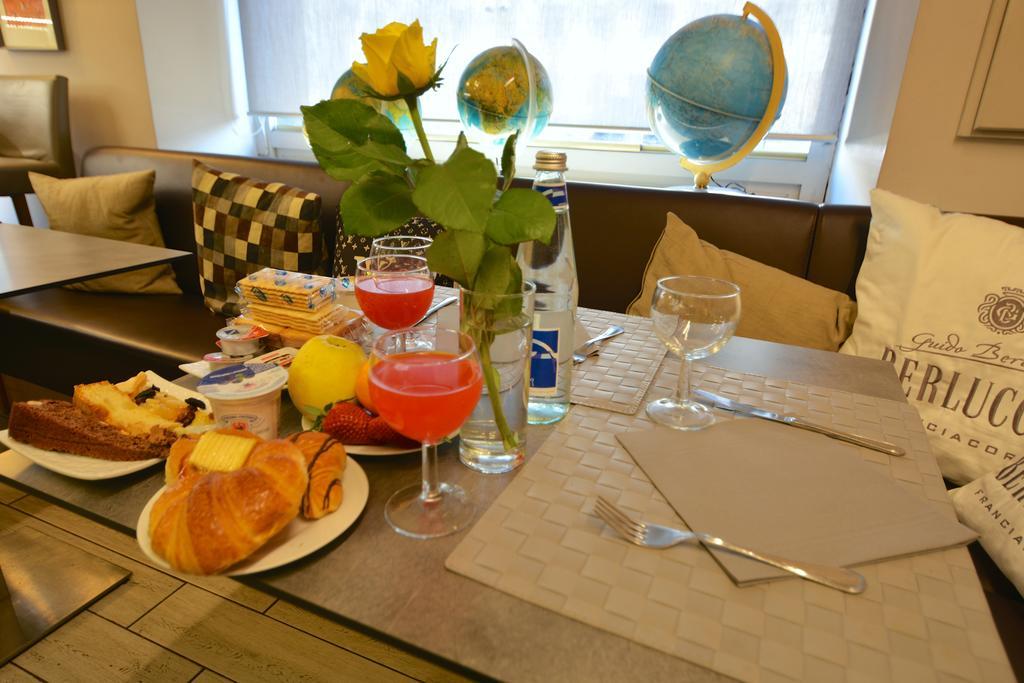 Maison B Bed & Breakfast Turin Bagian luar foto