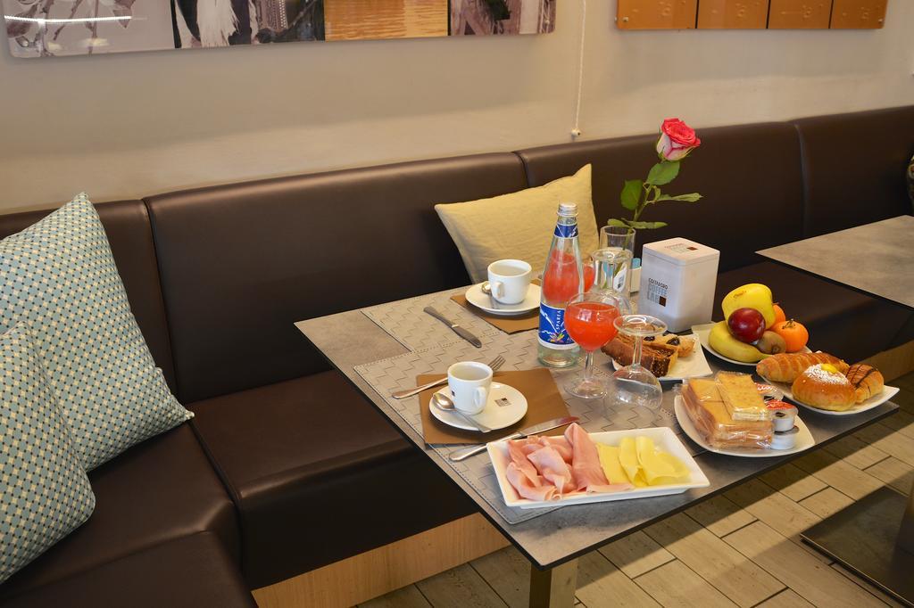 Maison B Bed & Breakfast Turin Bagian luar foto